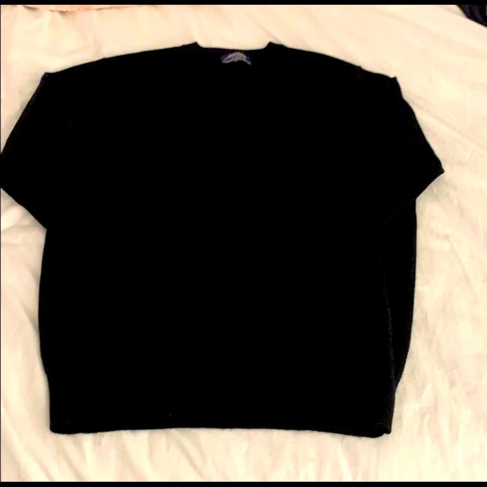 Men’s black v neck sweater